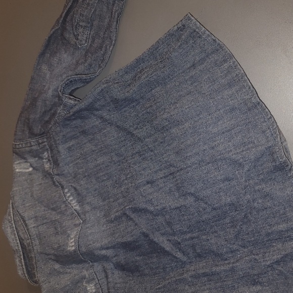 NWT Kids Levi’s Distressed Lightweight Button Down Denim Collar Shirt SZ 12 Mths - Picture 5 of 5